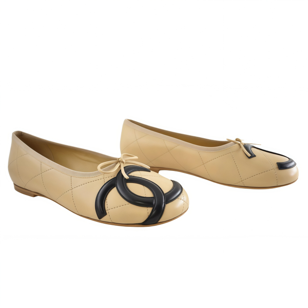 CHANEL Coco Beach Cambon 26M round-toe slip-on leather ballet flats casual shoes for women in beige and black